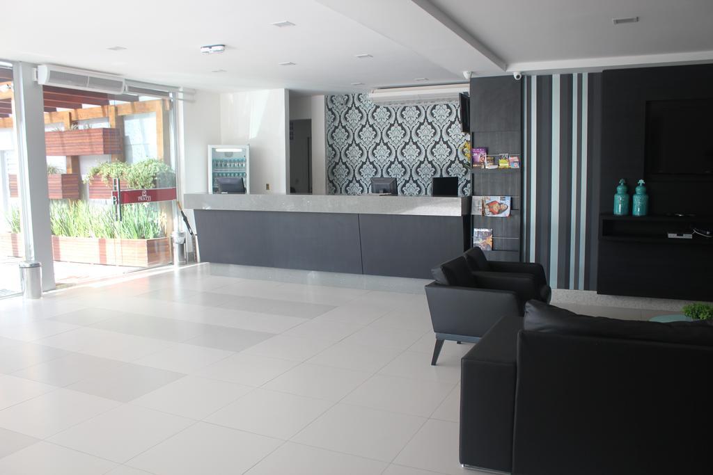 Pratti Hotel ลินญาริส ภายนอก รูปภาพ